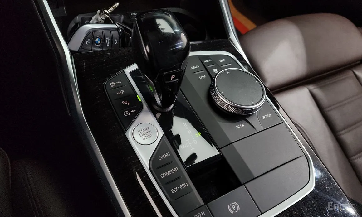 BMW 3 Series 2019 320i Touring Luxury