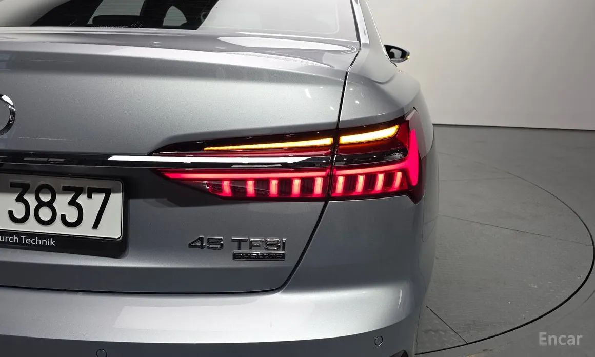 Audi A6 2019 45 TFSI Quattro Premium