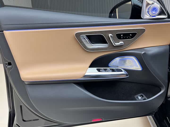 Photo 9 - Mercedes-Benz E-Class Hybrid