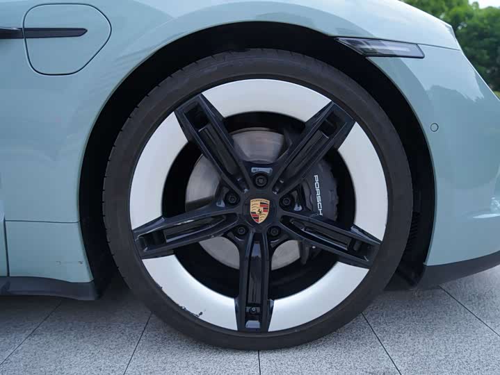 Фото 7 - Porsche Taycan