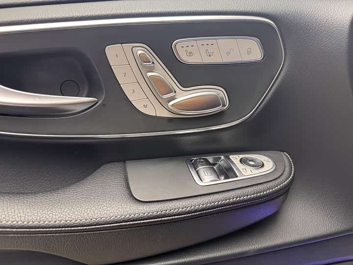Mercedes-Benz V-Class 2021 2021款 V 260 L 长轴距豪华版