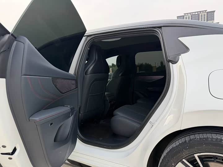 Lynk & Co 07 EM-P Hybrid 2026 2026款 126长续航 Ultra