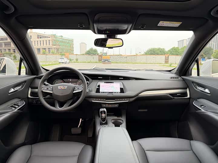 Фото 7 - Cadillac XT4