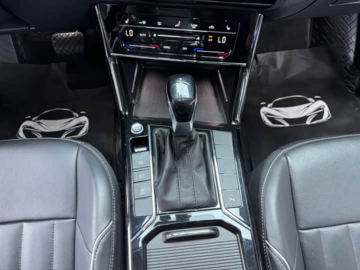 Фото 9 - Volkswagen Passat