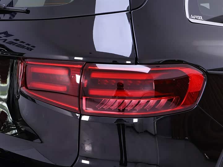 Фото 9 - Mercedes-Benz GLB-Class