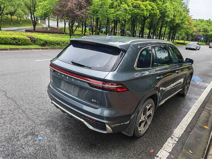 Фото 9 - Geely Monjaro