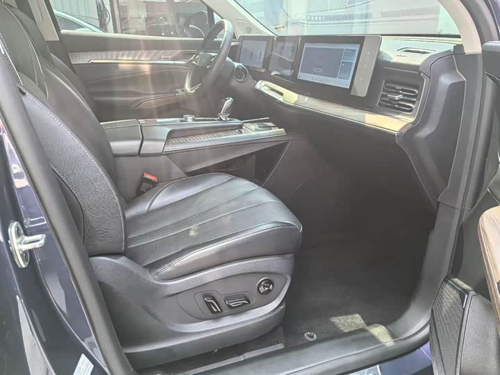 2023 Roewe RX9