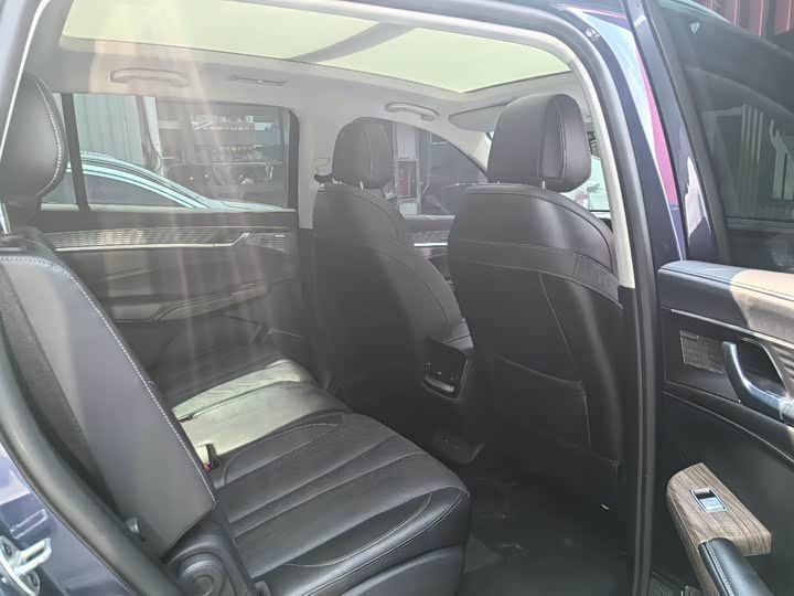 Roewe RX9 2023 2023款 2.0T 两驱越享版