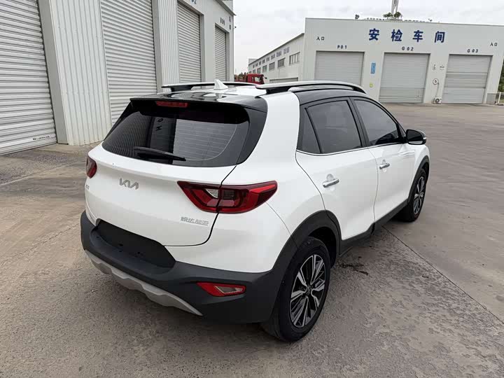 Kia KX1 2021 2021款 1.4L CVT趣享天窗款