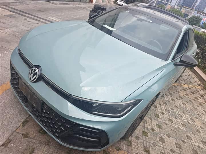 Photo 1 - Volkswagen Passat