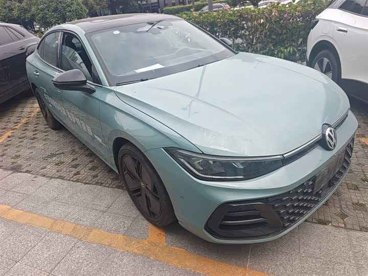 Photo 4 - Volkswagen Passat