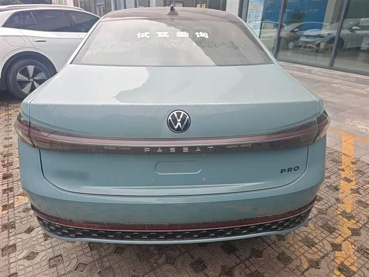 Photo 6 - Volkswagen Passat