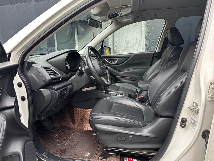Фото 3 - Subaru Forester