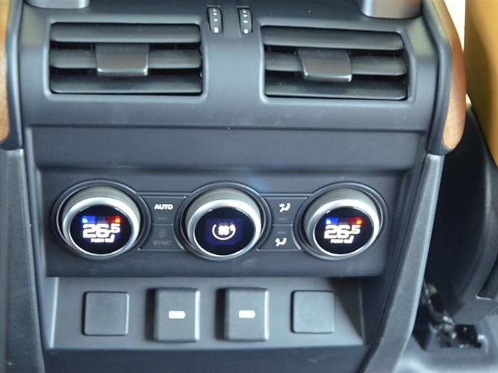 Фото 10 - Land Rover Defender