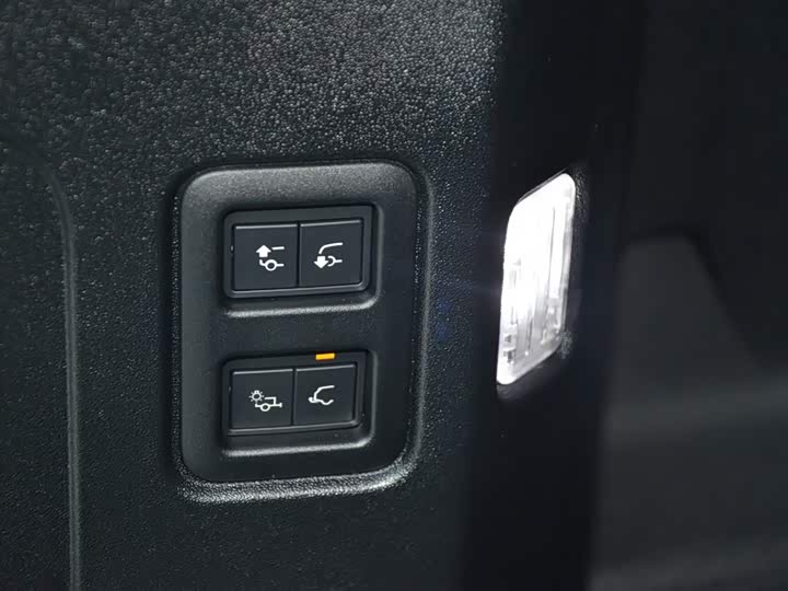 Фото 14 - Land Rover Defender