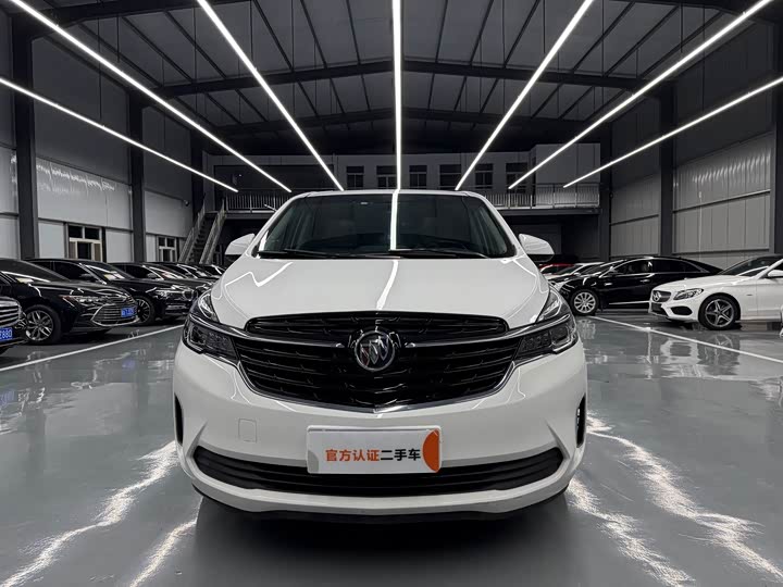 Photo 2 - Buick GL8 ES