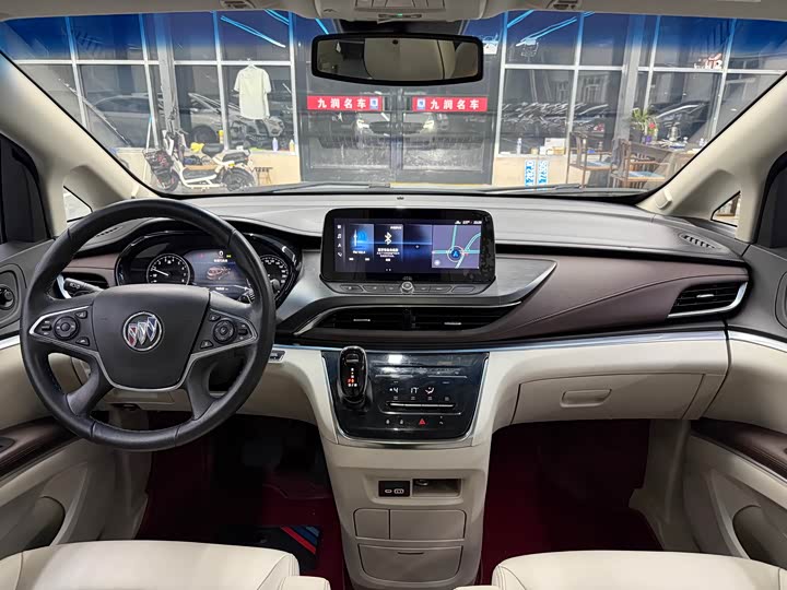 Photo 6 - Buick GL8 ES