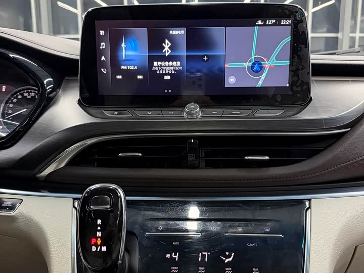 Photo 8 - Buick GL8 ES