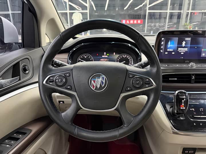 Photo 9 - Buick GL8 ES