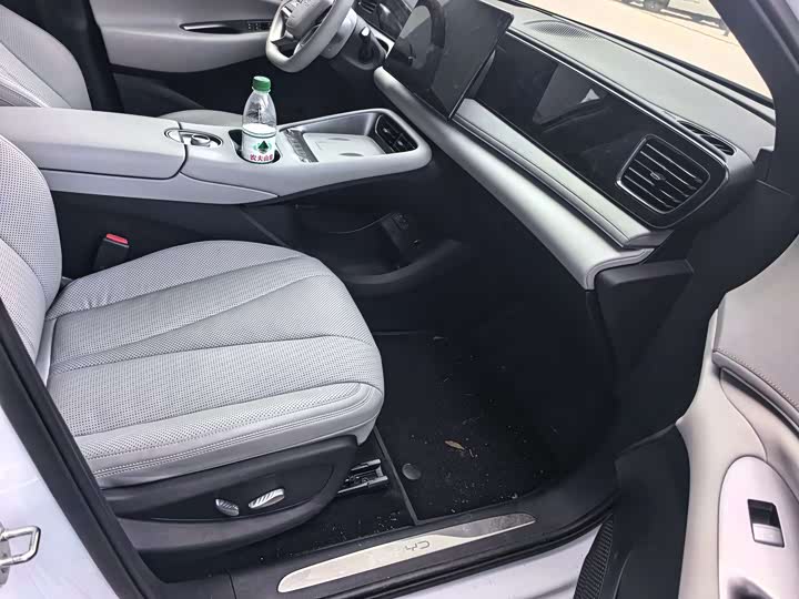 Zdjęcie 9 - BYD Sea Lion 06 Hybrid/EV