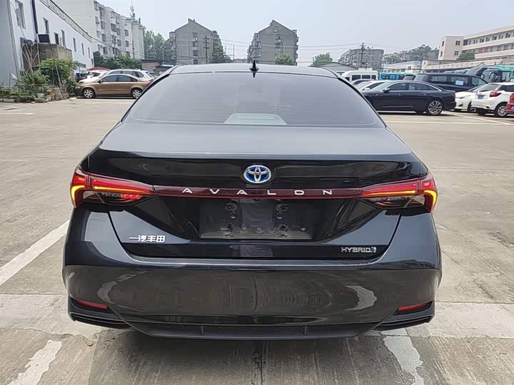 Фото 6 - Toyota Avalon
