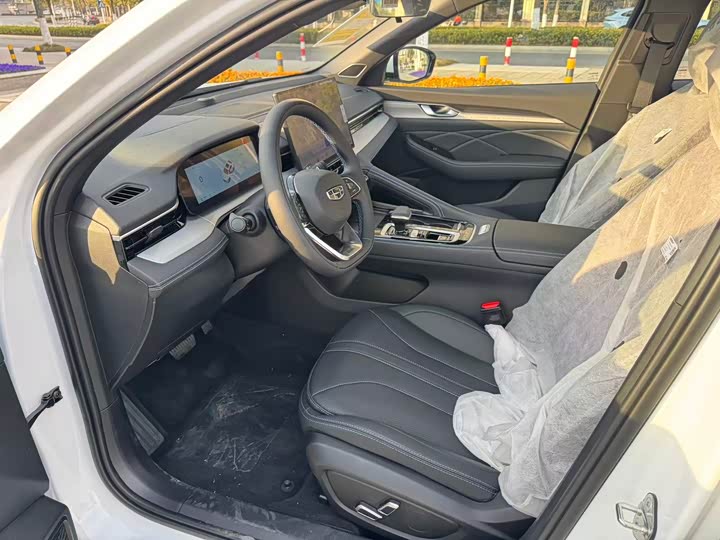 Фото 8 - Geely Preface
