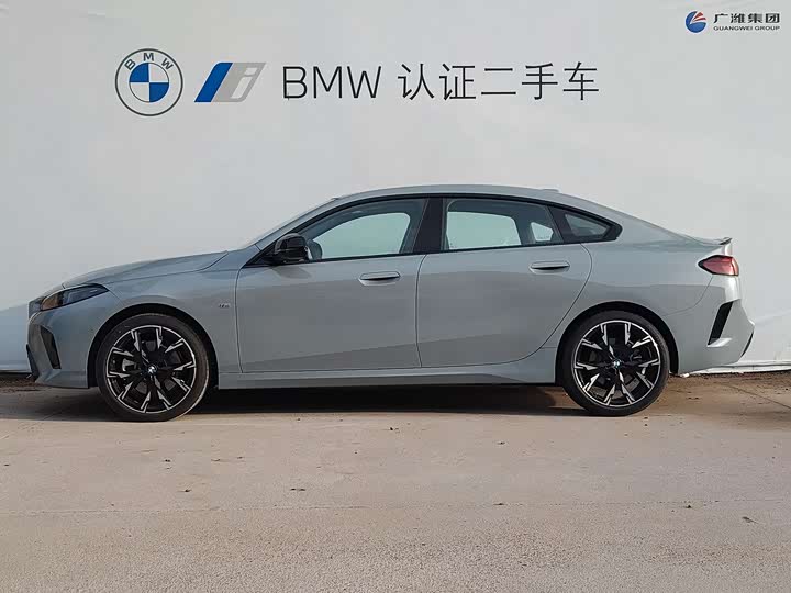 BMW 2 Series 2025 2025款 225L M运动曜夜套装