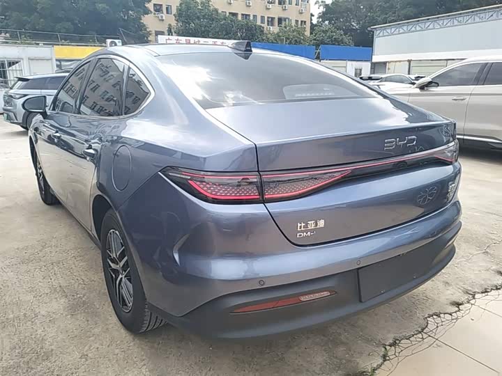 BYD Seal 05 DM-i Hybrid 2025 2025款 DM-i 智驾版 120KM旗舰型