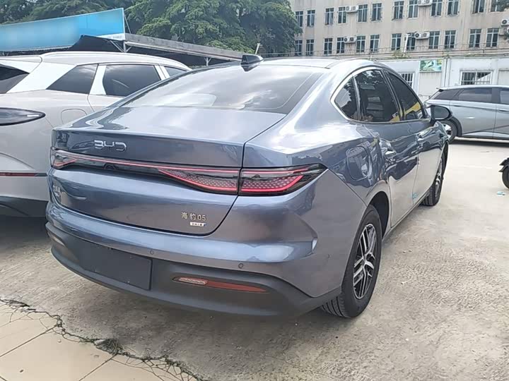 BYD Seal 05 DM-i Hybrid 2025 2025款 DM-i 智驾版 120KM旗舰型