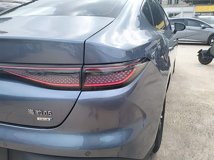 BYD Seal 05 DM-i Hybrid 2025 2025款 DM-i 智驾版 120KM旗舰型