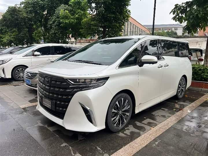 Photo 2 - Toyota Alphard