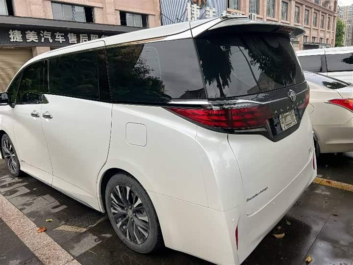 Photo 6 - Toyota Alphard