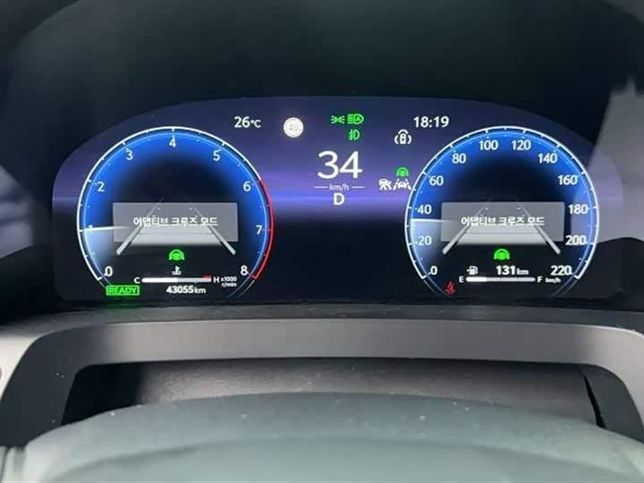 Photo 9 - Toyota Alphard