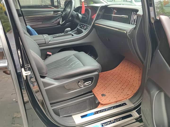 GAC Trumpchi M8 2024 2024款 大师系列 400T 至尊版