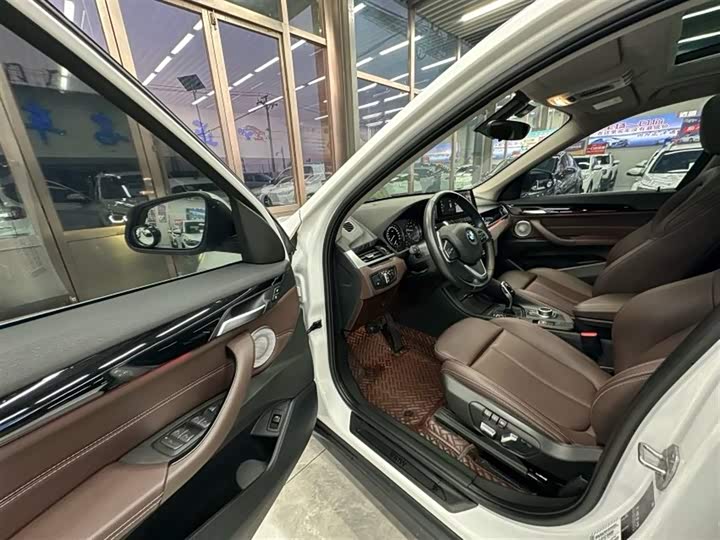 Фото 9 - BMW X1
