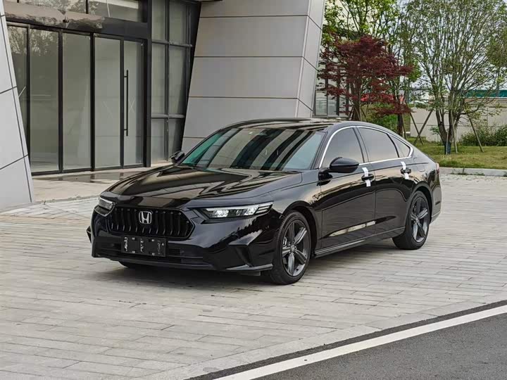 Фото 2 - Honda Inspire