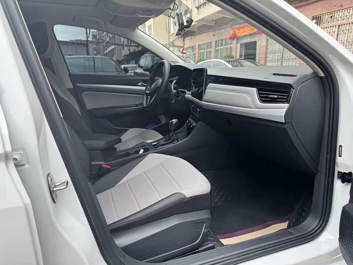 Volkswagen Bora 2025 2025款 200TSI DSG悦行导航版