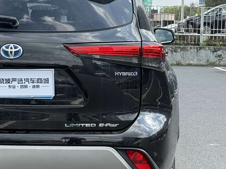 Фото 7 - Toyota Highlander