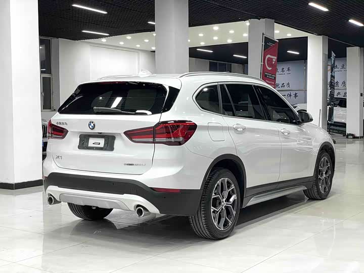 Фото 6 - BMW X1