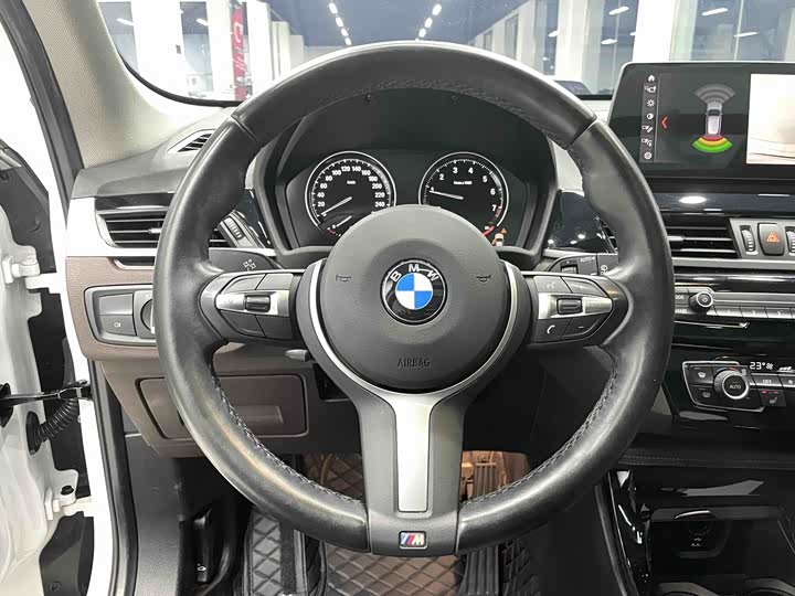 Фото 8 - BMW X1