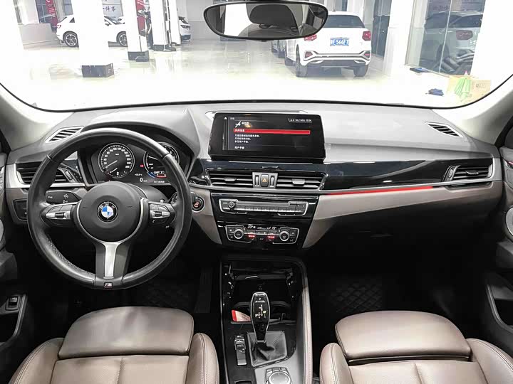 Фото 9 - BMW X1