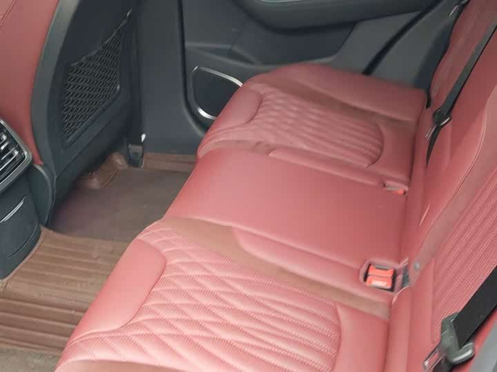 Фото 7 - Hongqi HS5
