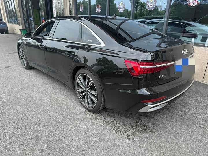 Фото 5 - Audi A6L
