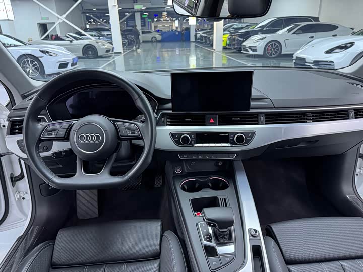 Фото 7 - Audi A4L
