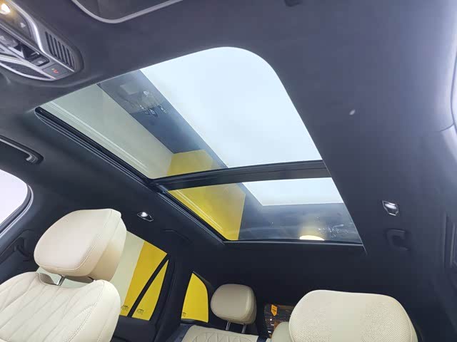 Фото 9 - Geely Monjaro