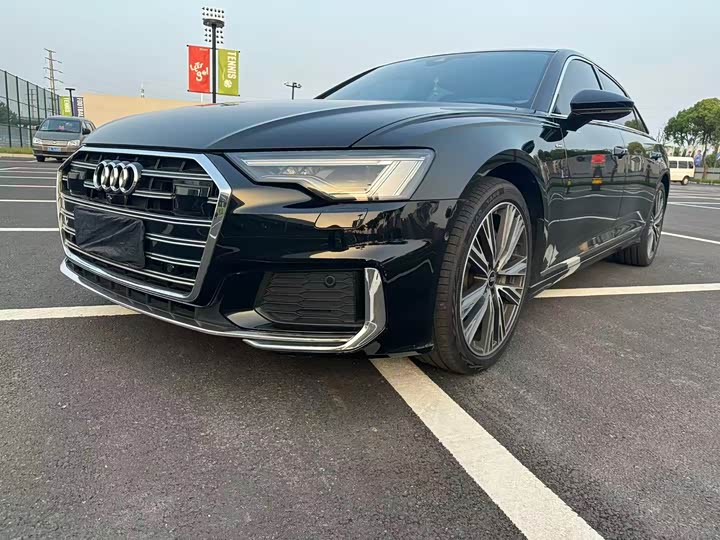 Фото 1 - Audi A6L