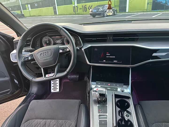 Фото 5 - Audi A6L