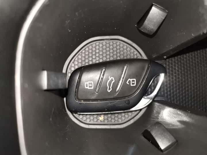 Фото 9 - MG Motor 5