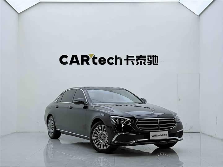 Фото 3 - Mercedes-Benz E-Class
