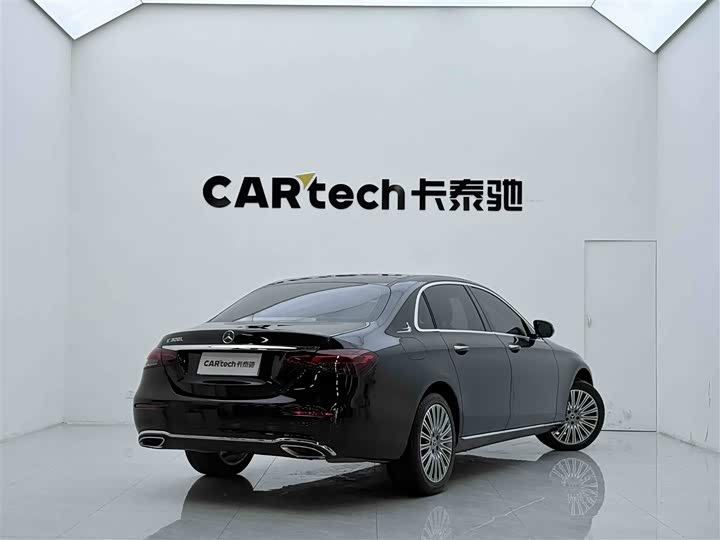Фото 5 - Mercedes-Benz E-Class